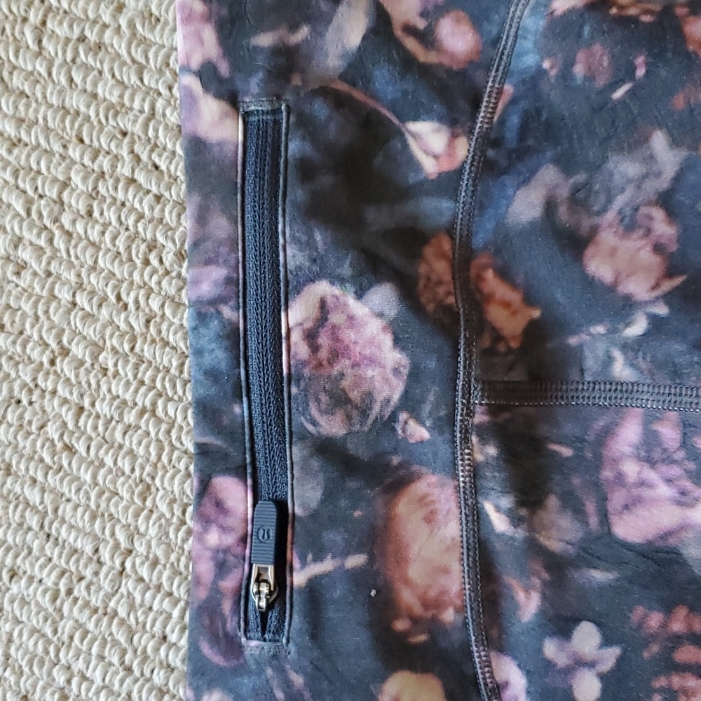 Lululemon 🍋 Speed Up Crops Leggings - size 4 - Picture 3 of 8